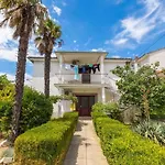 شقة Three-bedroom In Xiii تْسْغيكفانِتْسا