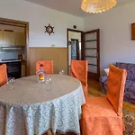 Three-bedroom In Xiii شقة تْسْغيكفانِتْسا