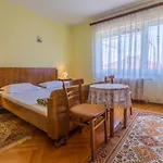 Three-bedroom In Xiii * تْسْغيكفانِتْسا