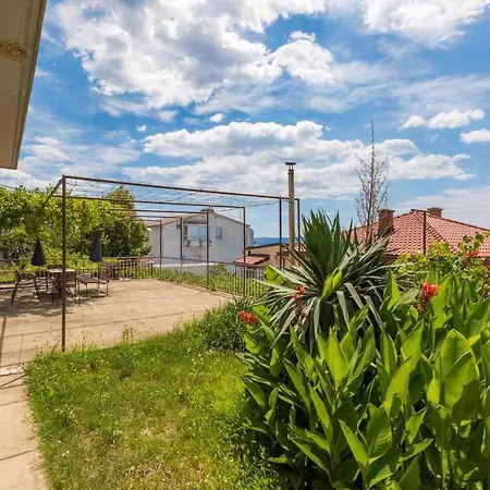 公寓 Three-bedroom In Xiii 茨里克韦尼察