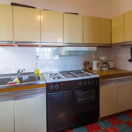 Three-bedroom In Xiii 公寓 茨里克韦尼察