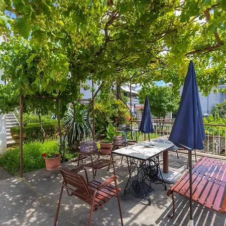 Three-bedroom In Xiii 公寓