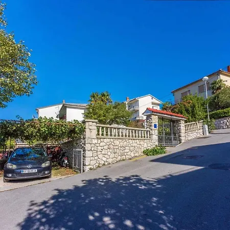 Three-bedroom In Xiii 公寓 *