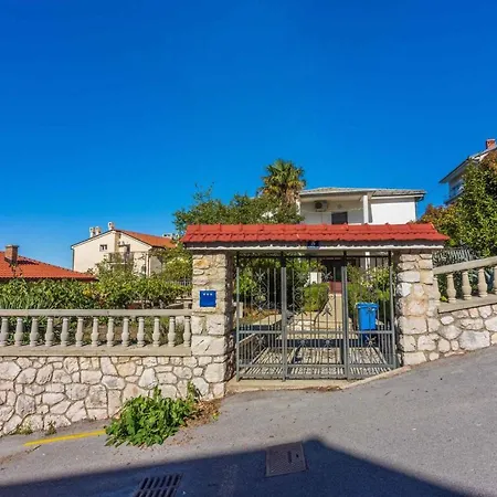 公寓 Three-bedroom In Xiii