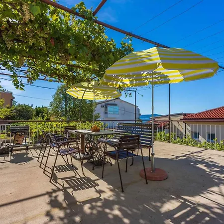 Apartment Three-bedroom In Crikvenica Xiii Sopaljska