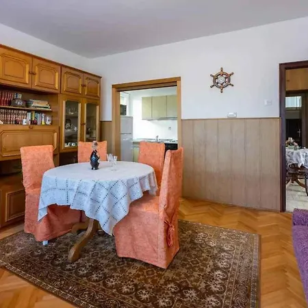 Three-bedroom In Xiii Crikvenica