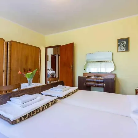 公寓 Three-bedroom In Xiii *