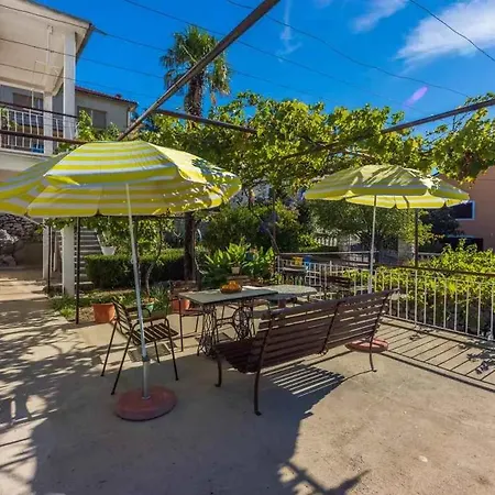 Three-bedroom In Xiii 公寓 茨里克韦尼察