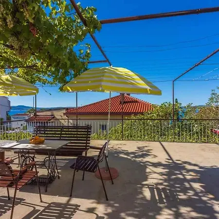 Three-bedroom In Xiii 公寓 *