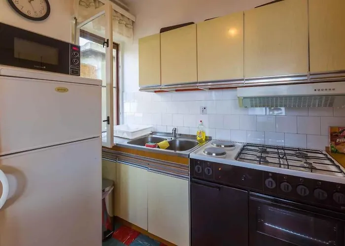 Three-bedroom In Xiii *