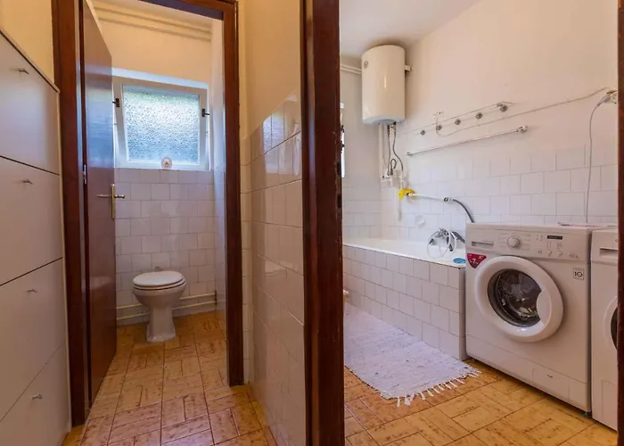 Apartmán Three-bedroom In Xiii