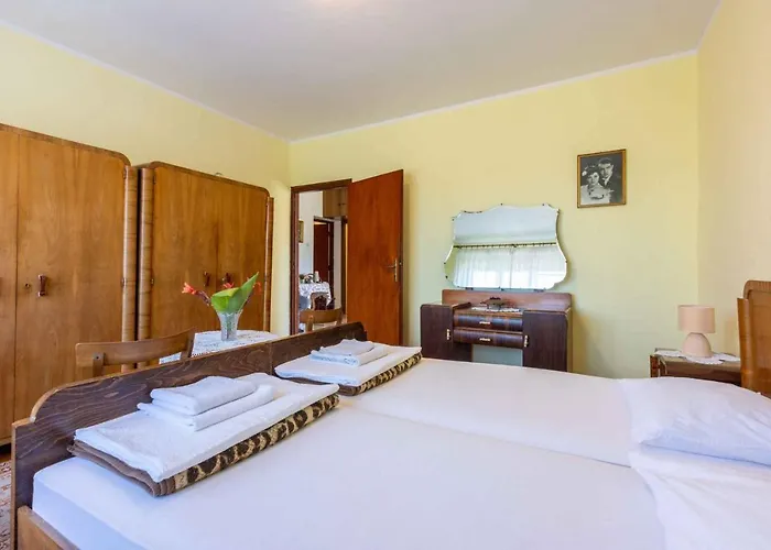 Three-bedroom In Xiii Crikvenica