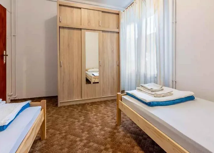 Three-bedroom In Xiii Apartmán